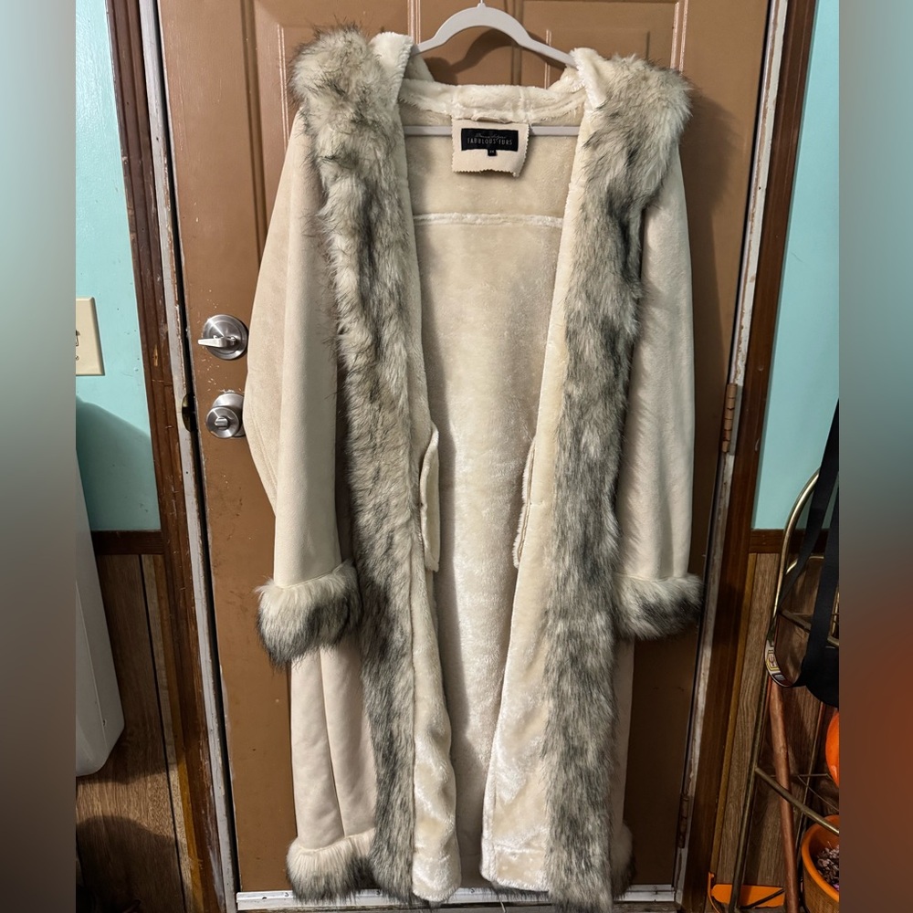 Fabulous Furs Cream Robe with Gray Faux Fur Trim